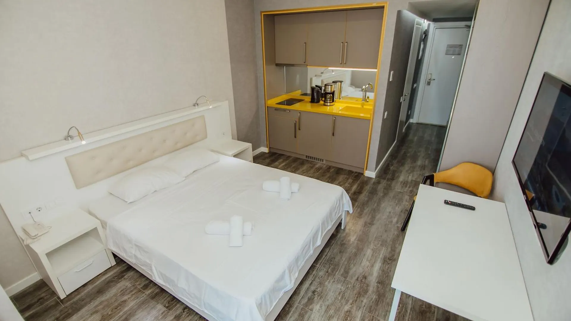 Alliance Palace Aparthotel Batumi 5*,