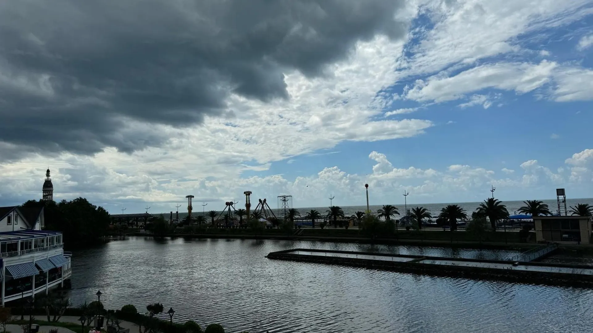 Alliance Palace Aparthotel Batumi